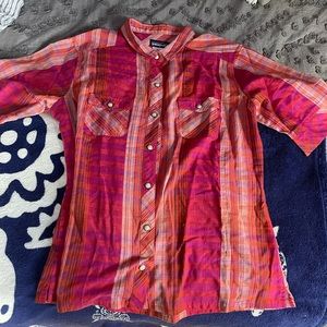 Patagonia women’s plaid button up